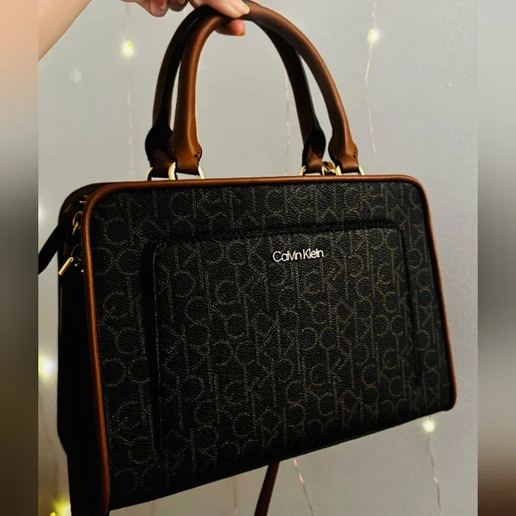 Calvin Klein - Picture 5 of 5